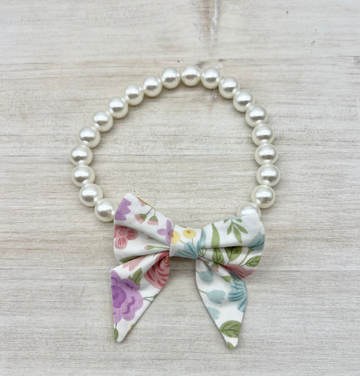 Mini Cream Pearl Necklace with Floral Bow