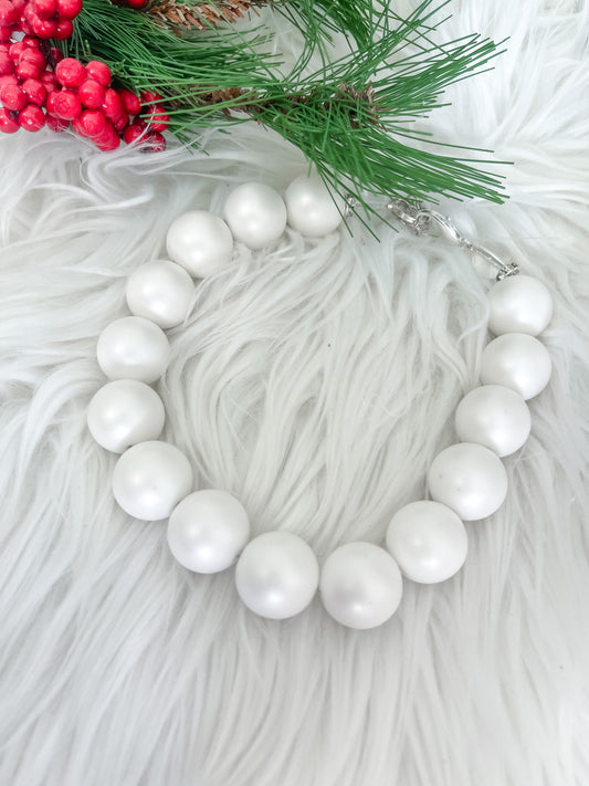 WHITE MATTE PEARLS