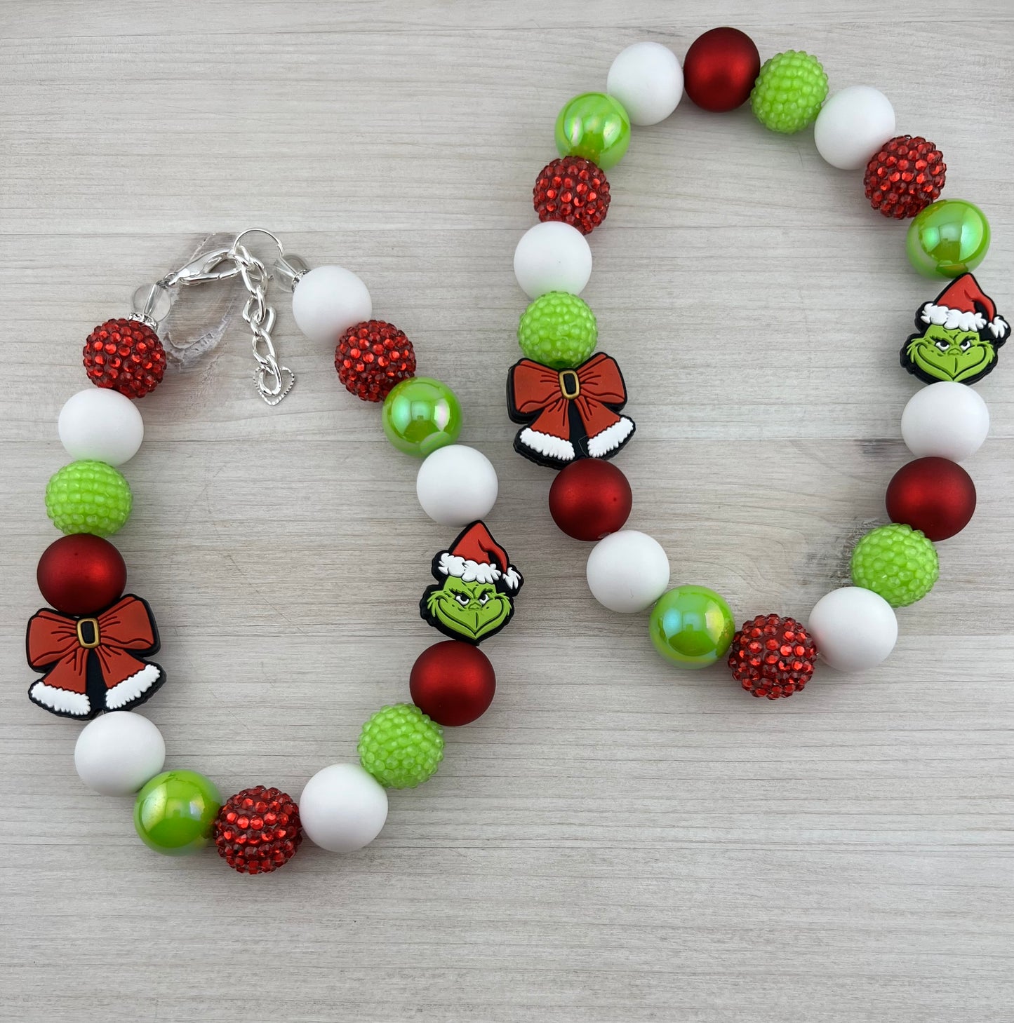 GRINCH & BOW DOG NECKLACE